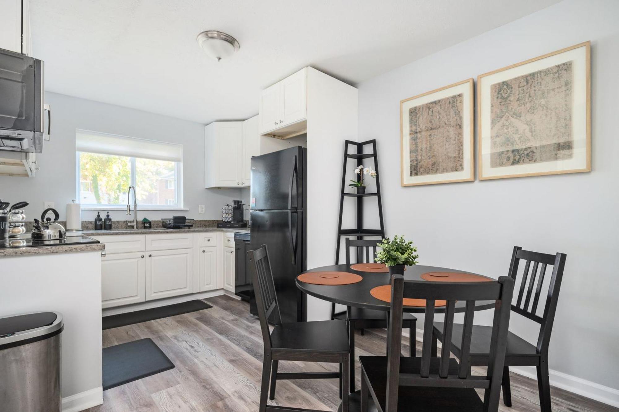Quiet & Quaint Apartment, 5 Mins To Airport And 15 Mins To Downtown Атланта Екстер'єр фото