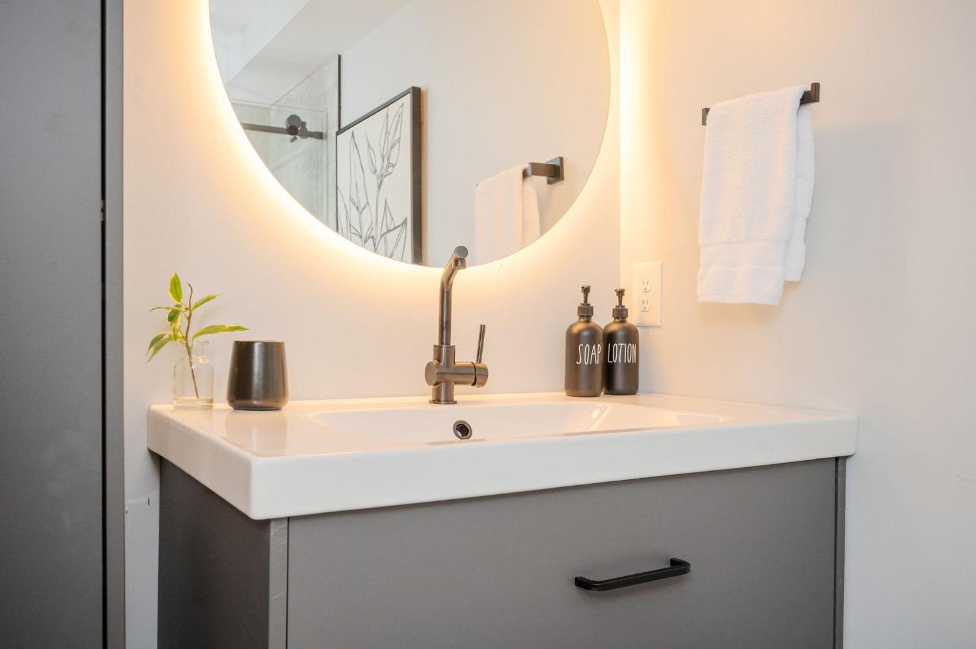 Quiet & Quaint Apartment, 5 Mins To Airport And 15 Mins To Downtown Атланта Екстер'єр фото